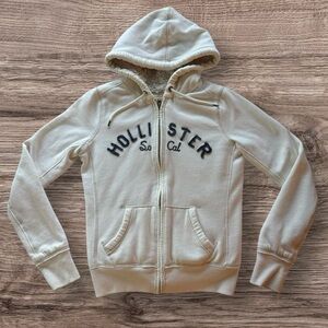 Hollister Y2K Sherpa Lined Zip-Up White Hoodie, Size M